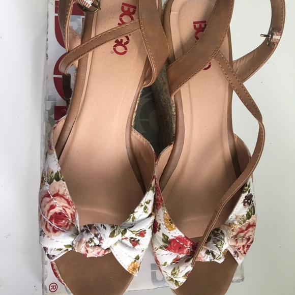 Floral wedges - Picture 2 of 3